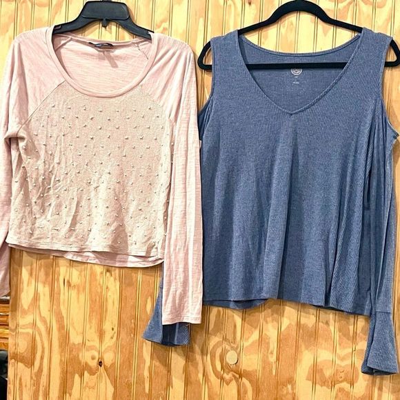 “Not So Surprise Bundle” Rags To Riches Pink Crop & peek a boo shoulder shirt - Picture 2 of 12